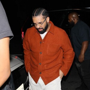 Mais Drake est en embuscade avec 12 singles premiers des charts.
Drake à Los Angeles.