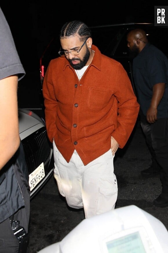 Mais Drake est en embuscade avec 12 singles premiers des charts.
Drake à Los Angeles.