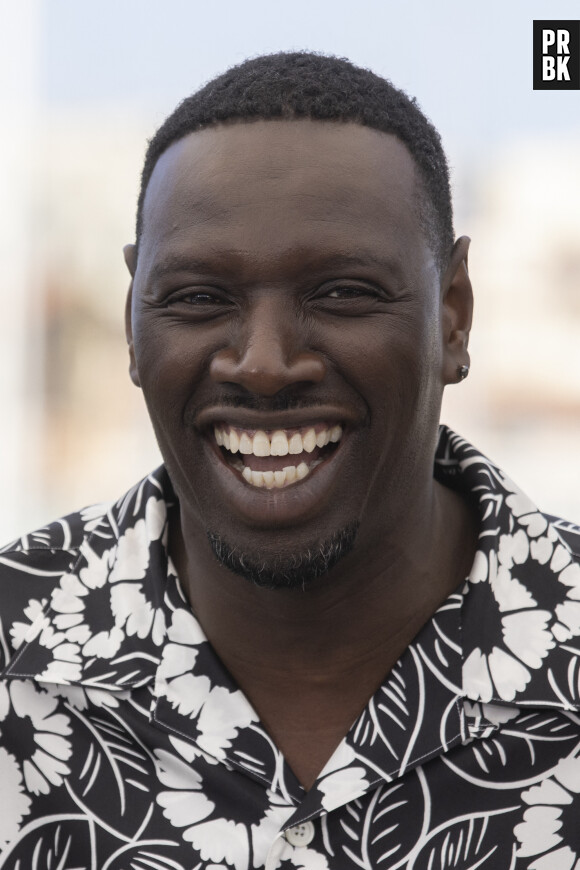 Omar Sy au photocall du film "Tirailleurs" (Un certain regard) lors du 75ème Festival International du Film de Cannes, le 19 mai 2022. © Cyril Moreau / Bestimage  Celebrities at the photocall of "Tirailleurs" (Un certain regard) during the 75th International Cannes Film Festival.