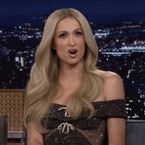 Enfin une bonne nouvelle : Paris Hilton confirme un nouvel album pour 2024, et il sera même produit par Sia !