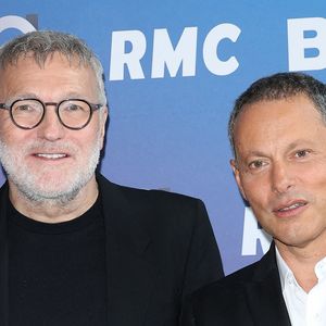 Laurent Ruquier et Marc-Olivier Fogiel lors de la conférence de presse de rentrée BFM TV. - RMC du groupe Altice France à Paris, France, le 31 août 2023. © Coadic Guirec/Bestimage