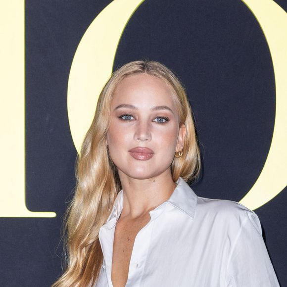 Jennifer Lawrence au photocall du défilé Christian Dior prêt à porter femme Printemps/Été 2024 lors de la Fashion Week de Paris (PFW), au Jardin des Tuileries, à Paris, France, le 26 septembre 2023. © Olivier Borde/Bestimage  Celebs attending the Christian Dior Ready To Wear Spring 2024 held at the Jardin des Tuileries in Paris, France on September 26, 2023. 