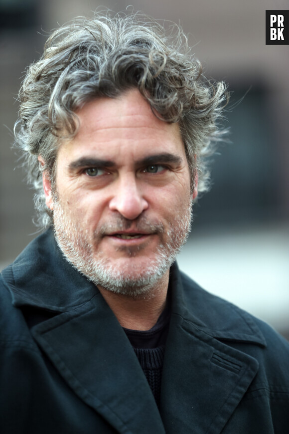 Joaquin Phoenix est de retour sur le tournage du film «Untitled Mike Mills Project» à New York le 5 décembre 2019. Joaquin y incarne un réalisateur de documentaires.