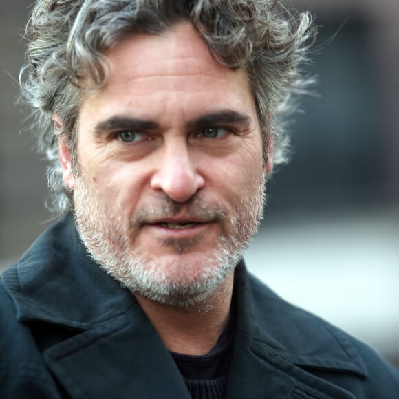 Joaquin Phoenix est de retour sur le tournage du film «Untitled Mike Mills Project» à New York le 5 décembre 2019. Joaquin y incarne un réalisateur de documentaires.