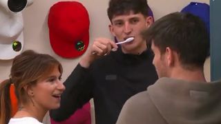 "Elle est en train de tomber amoureuse" : un premier couple dans la Star Academy 2023 ? Victorien et Julien en sont persuadés et balancent des preuves