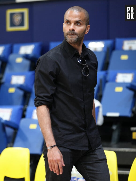 Tony Parker - Les célébrités assistent au match de basketball "Boulogne Metropolitans 92 - Asvel (75 - 69)" au Palais des sports Marcel-Cerdan à Levallois-Perret, le 28 mai 2023. © Jonathan Rebboah / Panoramic / Bestimage