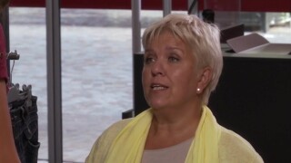 "Paralysée ou même morte..." : excédée par des rumeurs sur sa santé, Mimie Mathy s'emporte