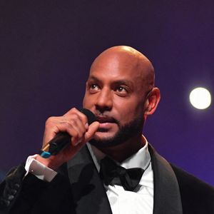 Comme à son habitude, il n'hésite pas à s'en prendre un peu à tout le monde.
Booba (Grand Prix Musique urbaines) - Les Grands Prix de la Sacem 2023 à la Maison de la Radio à Paris le 30 novembre 2023. © Alexandre Fay/Bestimage