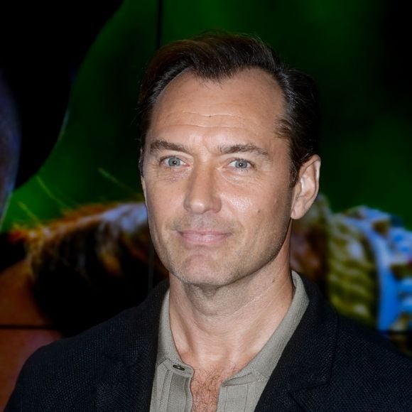 Jude Law lors de l'avant-première du film "Le jeu de la reine" au cinéma UGC Ciné Cité Les Halles à Paris le 11 mars 2024. © Christophe Clovis / Bestimage