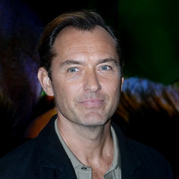 Jude Law lors de l'avant-première du film "Le jeu de la reine" au cinéma UGC Ciné Cité Les Halles à Paris le 11 mars 2024. © Christophe Clovis / Bestimage