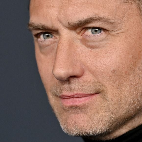 Jude Law au photocall de la soirée du "11th Annual LACMA Art + Film Gala" à Los Angeles, le 5 novembre 2022.