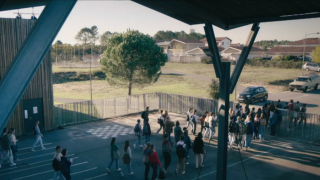 Cette série cartonne et une suite est déjà prévue, mais TF1 n'a toujours pas décidé de la renouveler