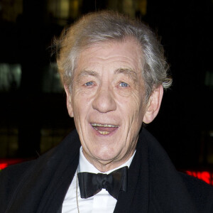 Sir Ian McKellen. - Premiere du film "Le Hobbit : Histoire d'un aller-retour" a Londres. Le 12 décembre 2012