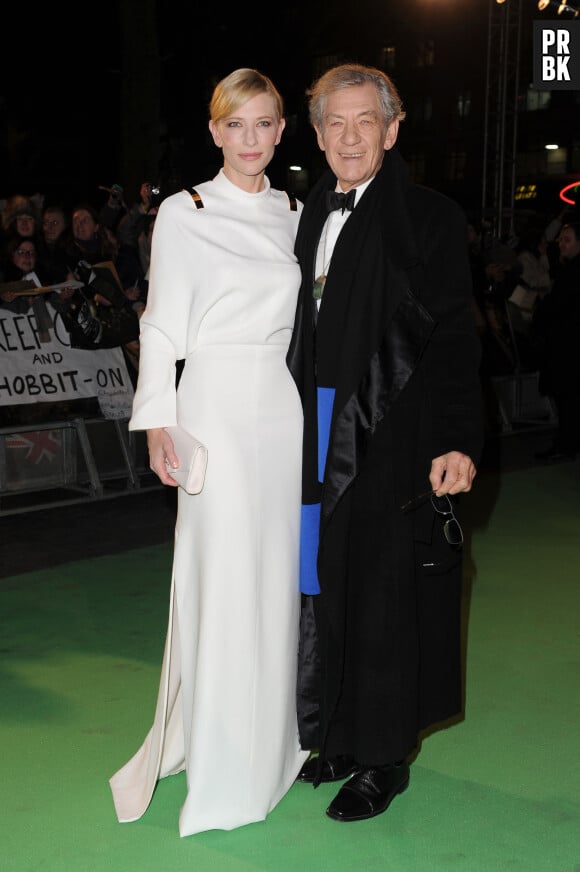 Cate Blanchett et Sir Ian McKellen. - Premiere du film "Le Hobbit : Histoire d'un aller-retour" a Londres. Le 12 décembre 2012