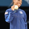 Simone Biles avec une médaille d'or aux Jeux Olympiques 2024 de Paris (Credit Image: © David G. McIntyre/ZUMA Press Wire)