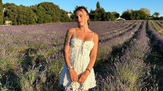 "Aucune pudeur" : Giuseppa tombe le haut à la plage et se fait critiquer, elle répond cash ! "Je fais du topless depuis toujours"