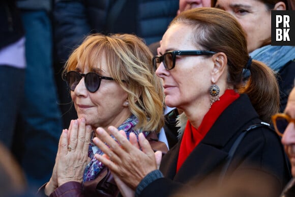 Marie-Anne Chazel et Carole Bouquet - Sortie des Obsèques de Michel Blanc en l'église Saint-Eustache à Paris, le 10 octobre 2024. © Moreau / Jacovides / Bestimage
Cause de la disparition de Michel Blanc : le comédien aurait fait une réaction allergique lors d'un examen médical le 3 octobre 2024, mais pas en raison d'un produit injecté pour les besoins de son échographie. C'est un antibiotique administré en cas de problème rénale qui aurait provoqué la réaction, se transformant en oedème de Quincke