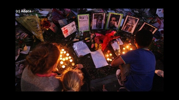 Mort d’Amy Winehouse : les fans toujours sous le choc (PHOTOS)