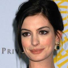 Anne Hathaway : Elle s'étonne de porter l'étiquette d'actrice de comédies romantiques