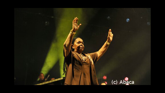 Cesaria Evora : la Diva aux pieds nus réduite au silence (VIDEO)