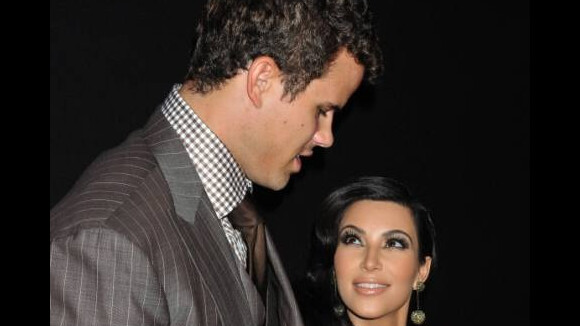 Kim Kardashian et Kris Humphries : elle rend des cadeaux de mariage et lui déprime