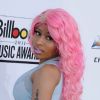 Nicki Minaj, avec ses cheveux rose Barbie sur le tapis rouge