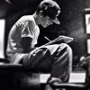 Justin très concentré en studio