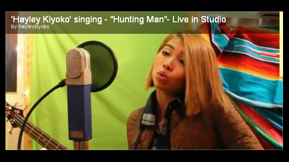 Hayley Kiyoko : Nouveau look pour le clip d'Hunting Man (VIDEO)