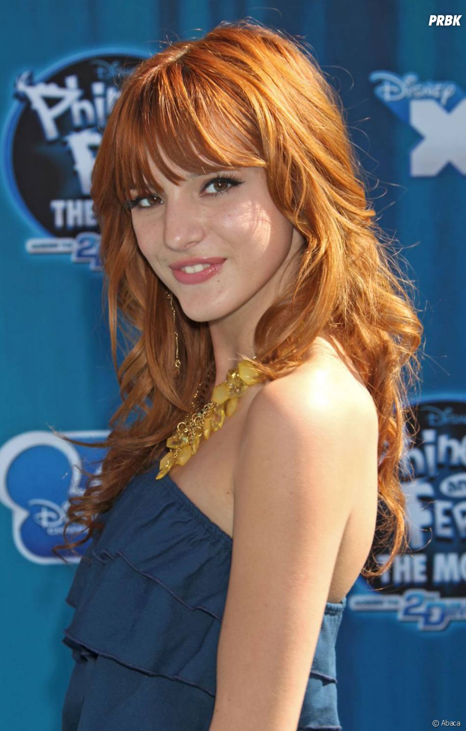 Bella Thorne Trop Belle En Bustier Bleu Purebreak