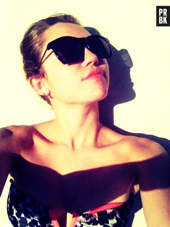 Miley Cyrus kiffe Twitter