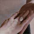 Les mains d'Edward et Bella dans le teaser de Twilight 4 partie 2