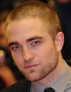 Robert Pattinson très élégant à l'avant-première de Bel Ami