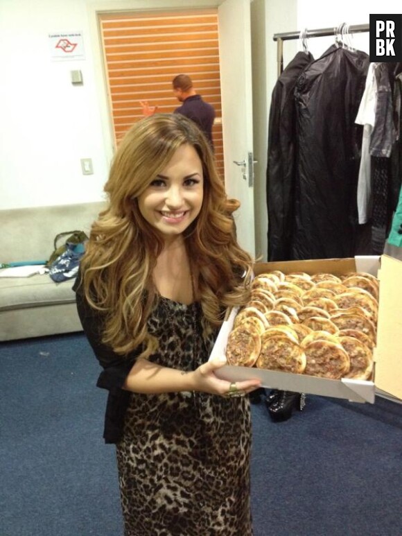 Demi Lovato offre des pizzas à ses fans