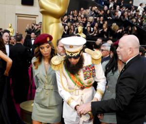 Sacha Baron Cohen fait le buzz aux Oscars 2012