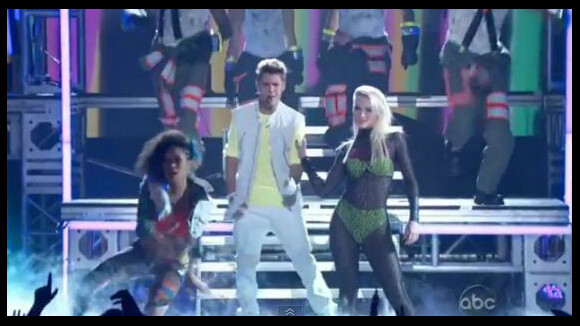 Justin Bieber aux Billboard Music Awards : son live sur Boyfriend (VIDEO)