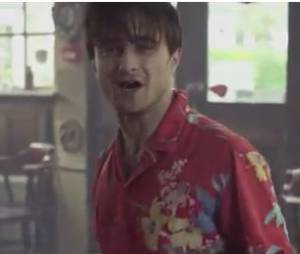 Daniel Radcliffe est un alcoolo dans le clip de Slow Club