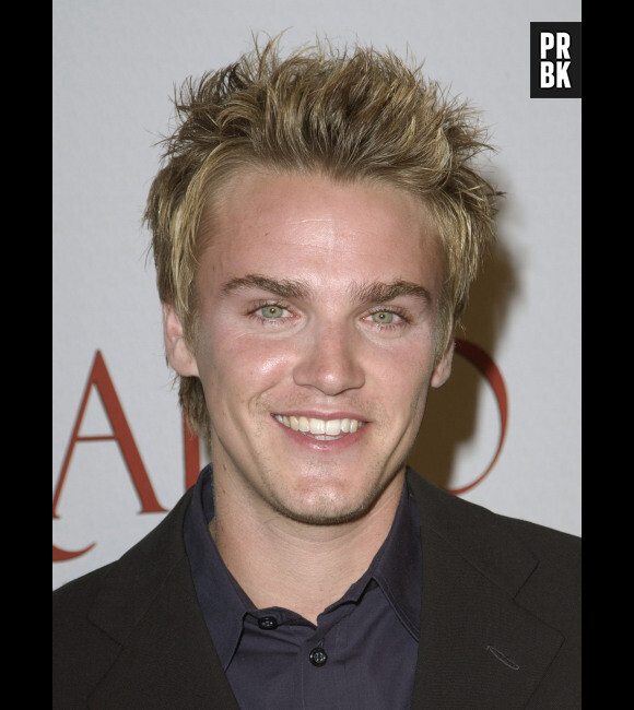 Riley Smith arrive à Beverly Hills
