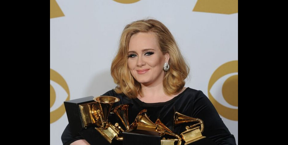 Adele tiendra bientôt &quot;autre chose&quot; que des prix dans ses bras !