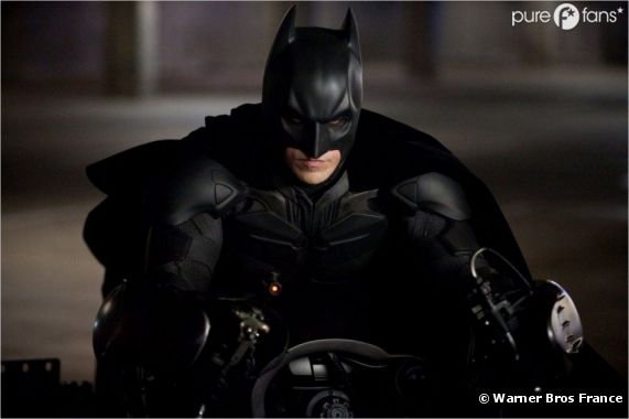 Batman pourrait s'écraser par terre comme une crêpe s'il essayait de voler !
