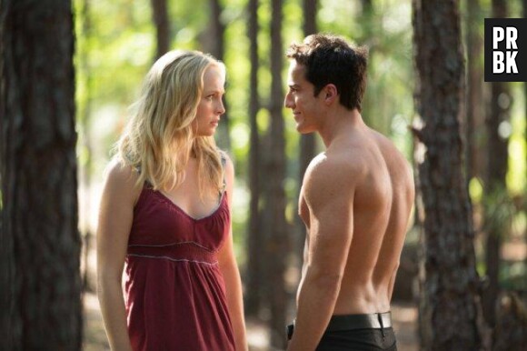 Retrouvailles pour Caroline et Tyler dans l'épisode 1 de la saison 4 de Vampire Diaries
