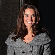 Kate Middleton : après ses boobs, on a failli voir ses fesses ! (VIDEO)