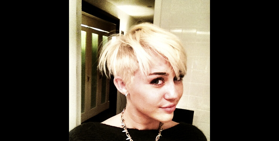 Miley Cyrus, véritablement accro à Twitter
