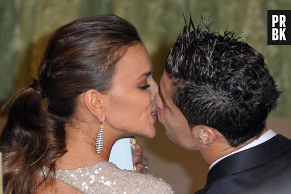 Cristiano Ronaldo et Irina Shayk ne peuvent s'empêcher de s'embrasser !