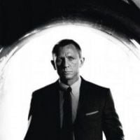 Skyfall : James Bond fait plouf ! Concours de tee-shirt mouillé ? (VIDEO)