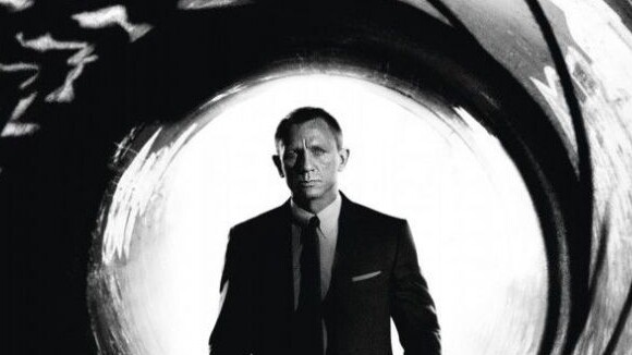 Skyfall : James Bond fait plouf ! Concours de tee-shirt mouillé ? (VIDEO)