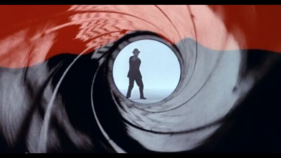 Skyfall : Top 5 des des meilleurs génériques de James Bond avant Adele ! (VIDEOS)