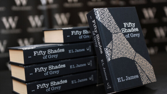 Fifty Shades of Grey : malgré les critiques, le Twilight érotique cartonne en librairies !