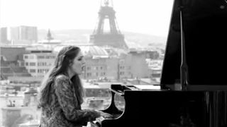 Birdy : People Help The People, le clip 100% parisien (VIDEO)