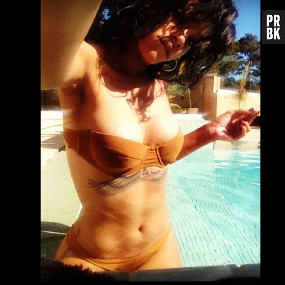 Rihanna en mode bikini sur Twitter !