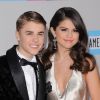 Selena Gomez : Bientôt plus forte que Justin Bieber ?
